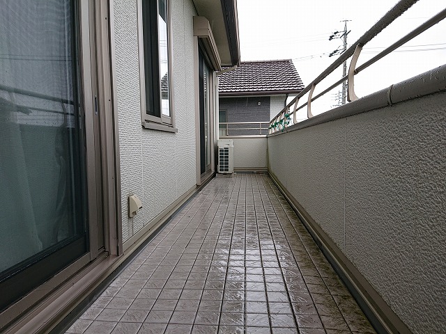 ベランダ床の防水を確認